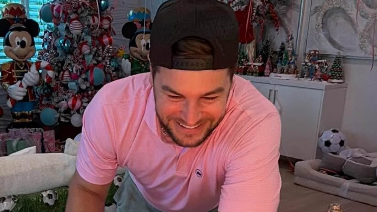 American Pop Star JoJo Siwa Celebrates British Boyfriend's Birthday